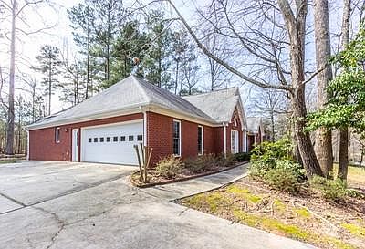 3rd image of 2445 Greenfield Ln