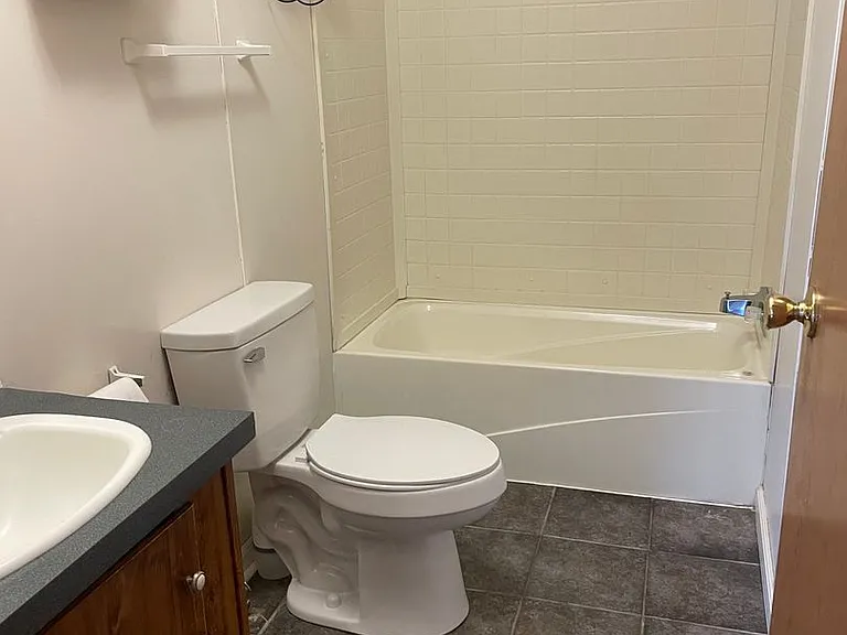 102 Shelby St — Photo 14