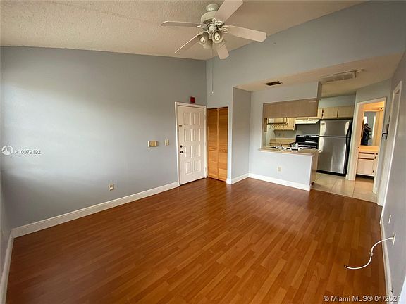 4th image of 18308 NW 68th Ave APT D