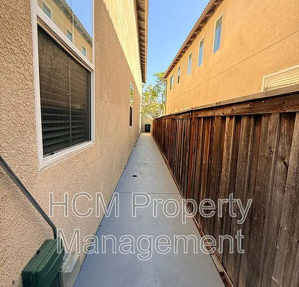 8043 E Loftwood Ln — Photo 38
