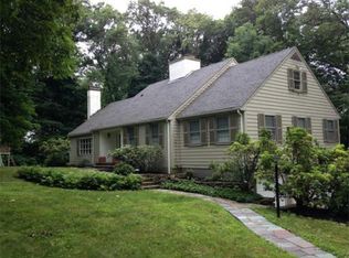 14 Windsor Rd, Dover, MA 02030