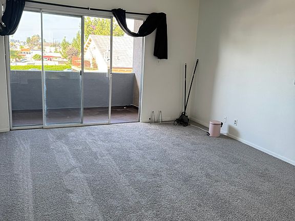 2nd image of 922 Centinela Ave APT 5