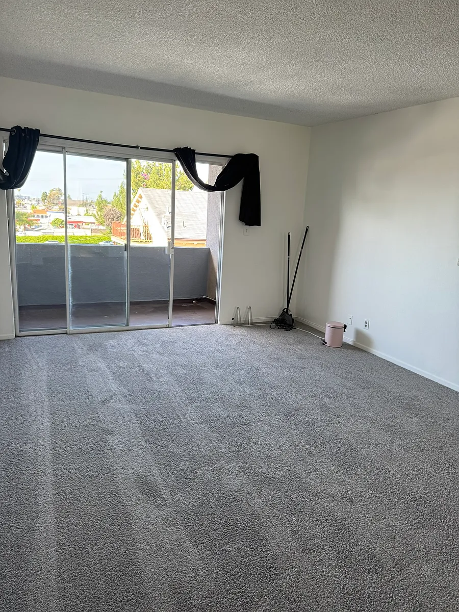 Building Photo - 922 Centinela Ave #5