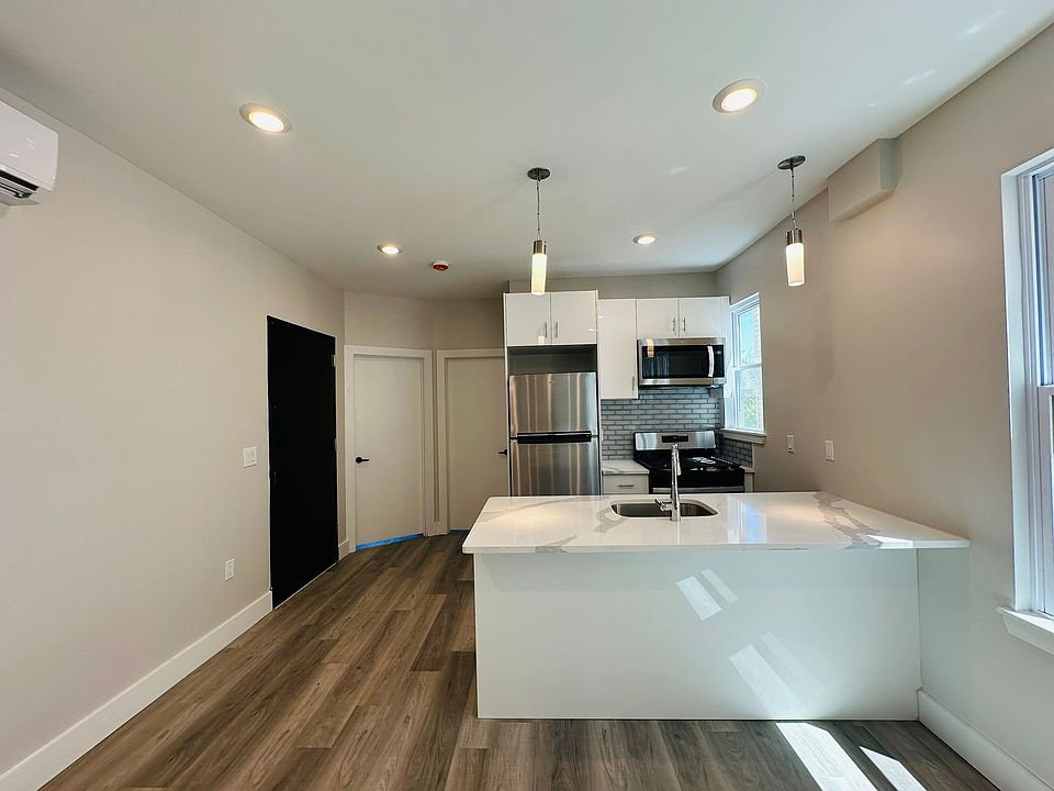 1st image of 124 Neptune Ave #29E