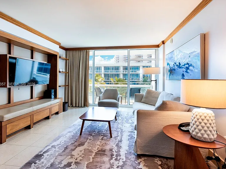 6801 Collins Ave #C414 — Photo 3