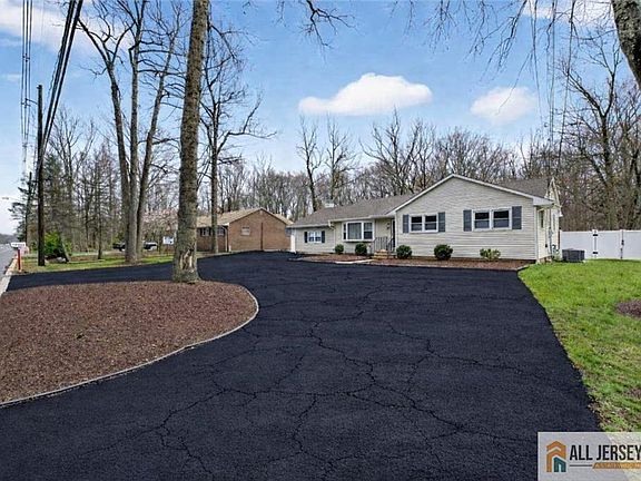 2nd image of 107 Finnegans Ln