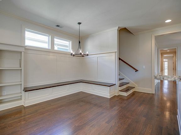 4th image of 1167 Westhaven Blvd