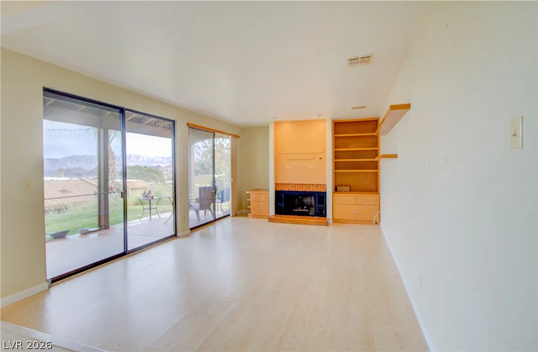 3 bed, 2.0 bath, 1524 sqft, $2,495 — Photo 3