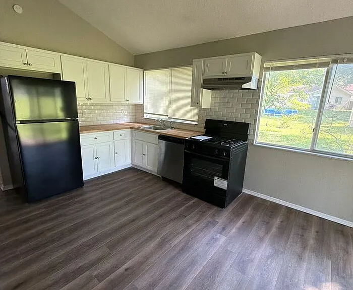 602 Ledyard Dr — Photo 13