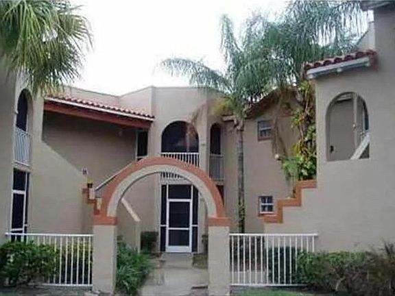 4th image of 334 SW 86th Ave APT 102