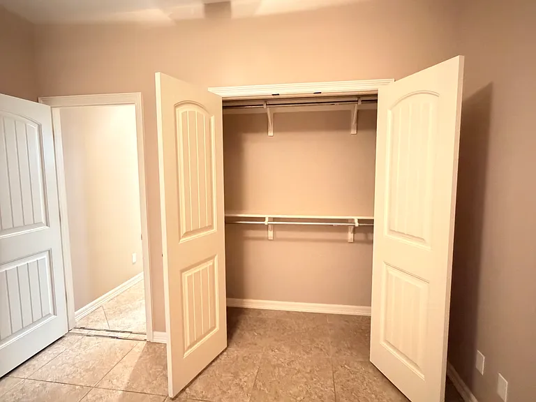 1501 Granada Cir — Photo 6