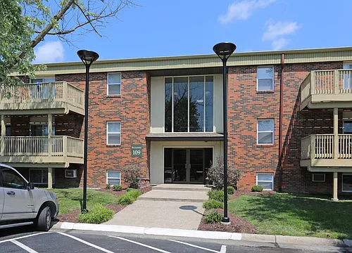 Ash Street Place Apartments Photo 1
