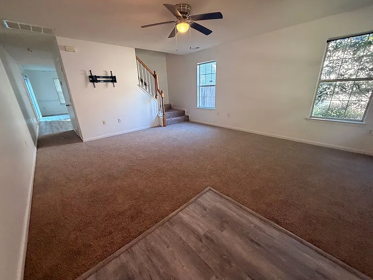 325 Town Pointe Way — Photo 2