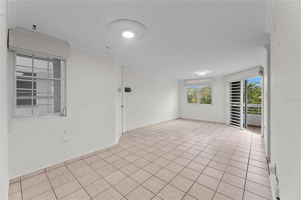 3 bed, 2.0 bath, 1887 sqft, $2,100 — Photo 3