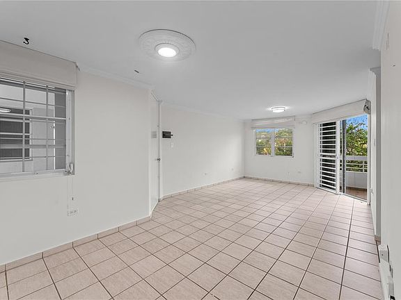 3rd image of 1105 Avenue Juan Carlos De Borbon #1105