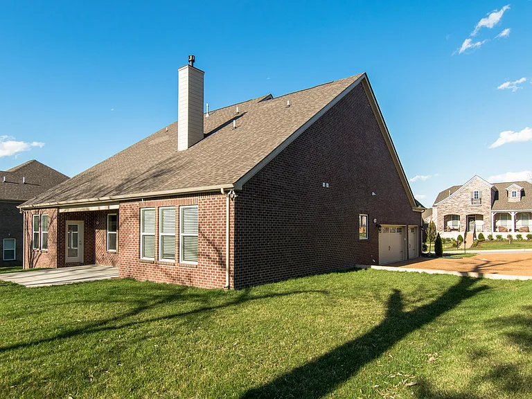 1205 Cressy Ln — Photo 26