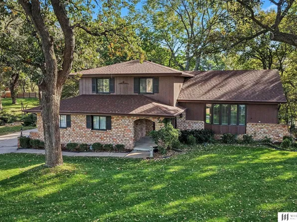 1011 Bellevue Blvd N, Bellevue, NE 68005