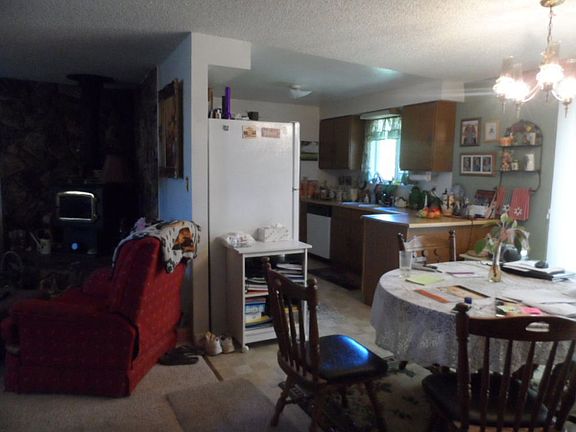 5th image of 906 Mill St