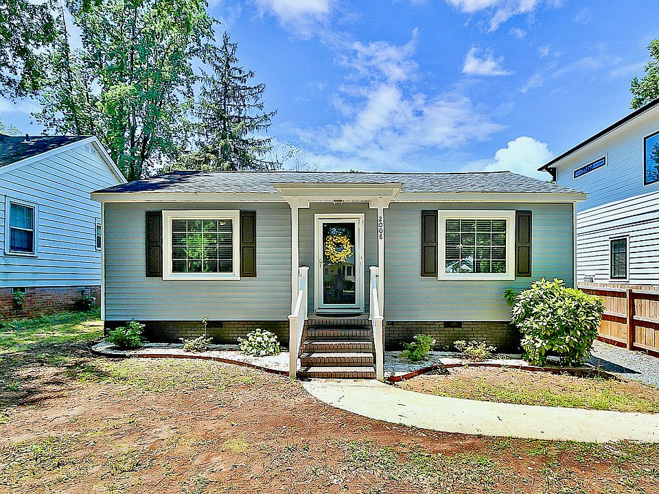 Our cute bungalow on Camp Greene! Camp Greene St is bustling with new comers to Charlotte.
