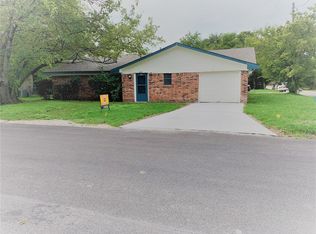 409 Huron St, Cleburne, TX 76031