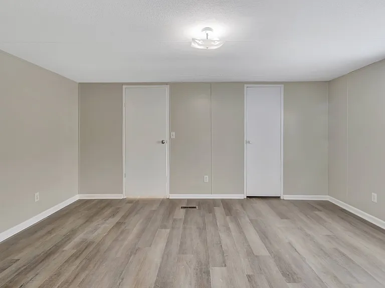 2751 Malvern Ave — Photo 42