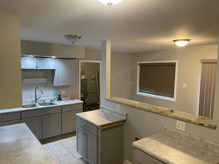 21906 Clyde Ave — Photo 7