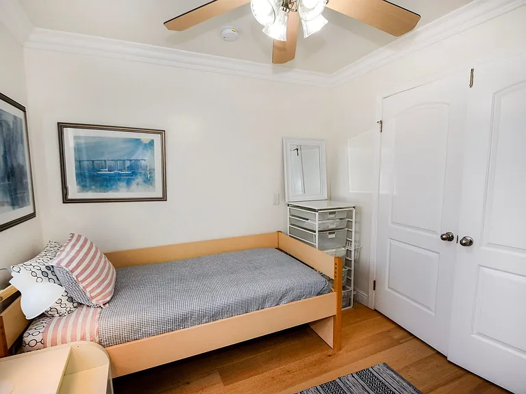 1052 Isabella Ave #A — Photo 12