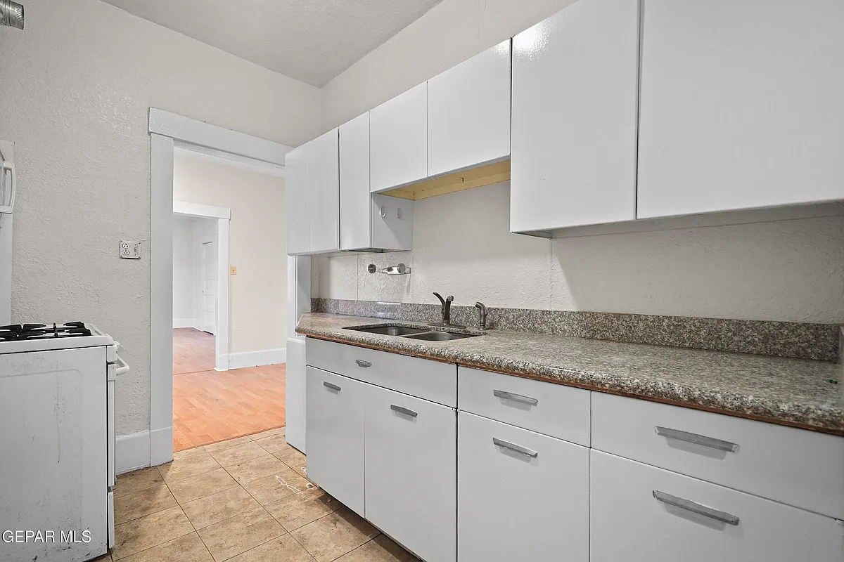 Building Photo - 1307 N Ochoa St #4