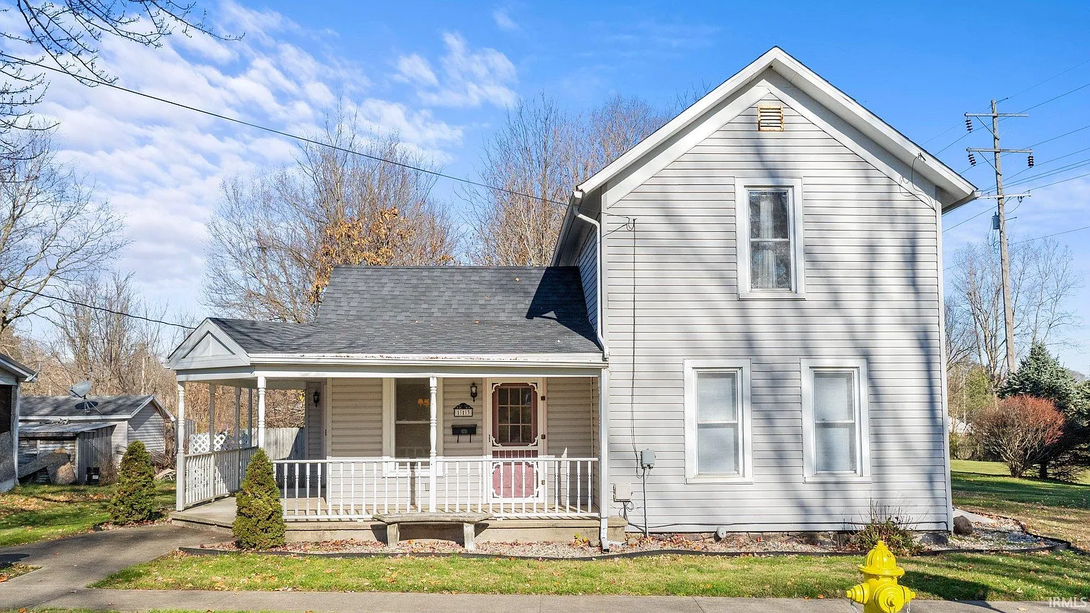 113 E Lake St photo 1