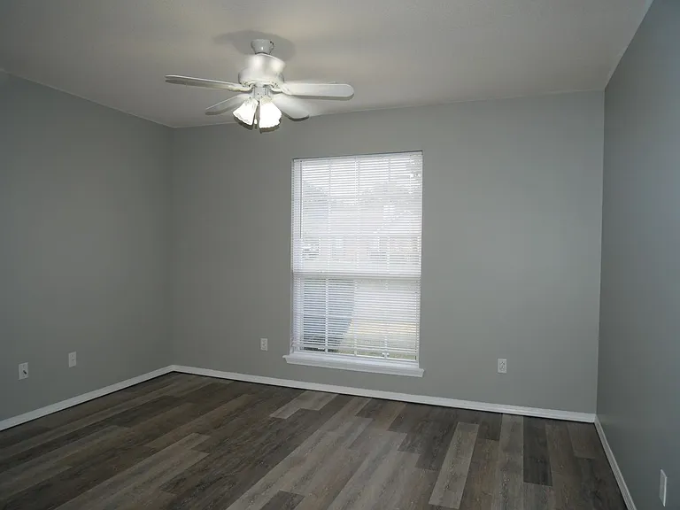 1401 Osage Dr — Photo 9