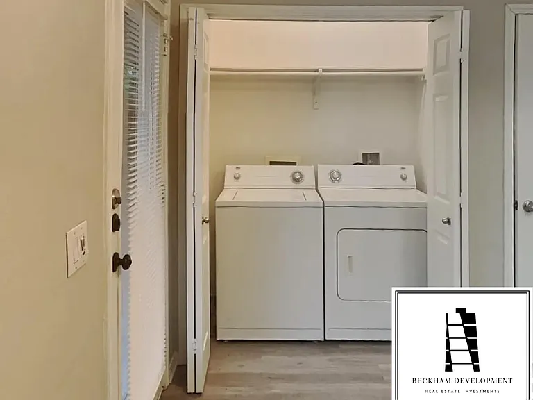 2418 Allred Dr #B — Photo 11