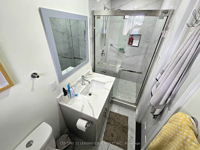11 Radford Cres #MAIN FLR — Photo 18