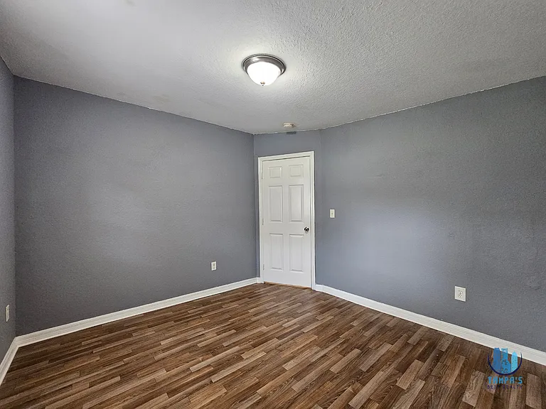 2431 Cannon St — Photo 7