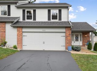 1310 Turtle Cv, Ballwin, MO 63011