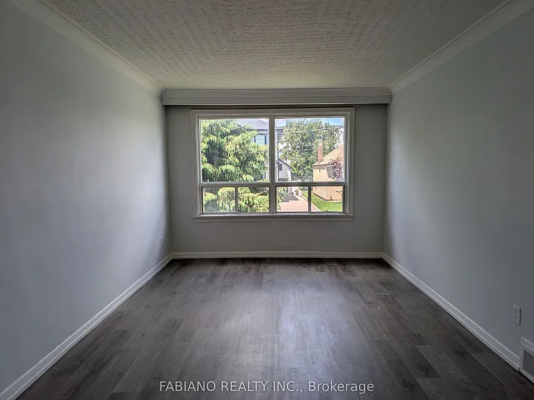 5 Hertford Ave #2 — Photo 2