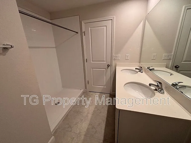 2512 Sadler Trace Way — Photo 18
