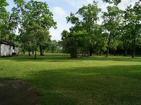YARD RIGHT SIDE OF HOME