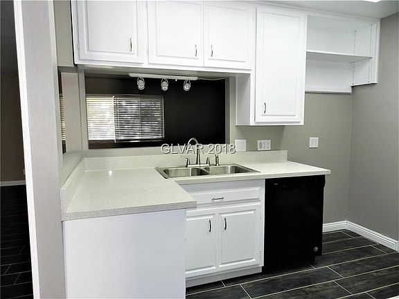 5th image of 3086 Congress Ave