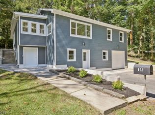 16 Wildcat Rd, Sparta, NJ 07871