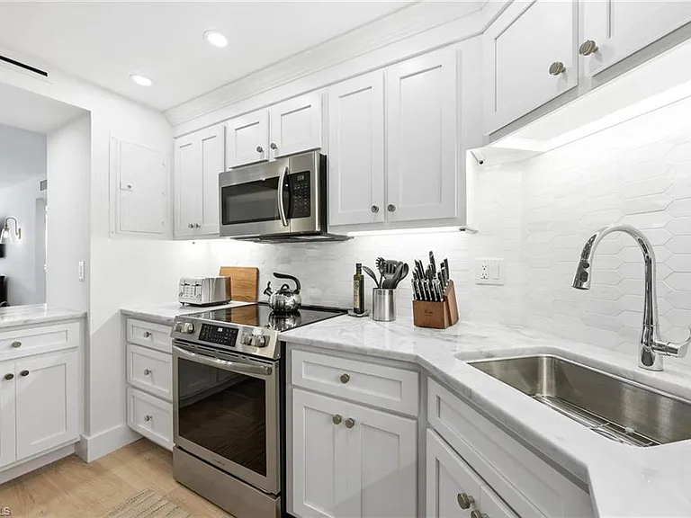 3 Bluebill Ave #303 — Photo 9
