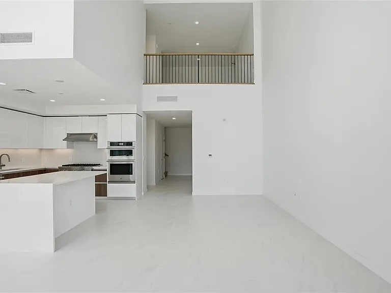 400 Central Ave #301 — Photo 12