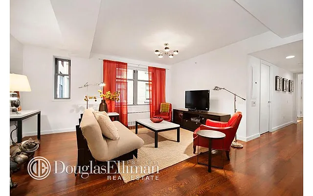 Rented by Douglas Elliman | media 14