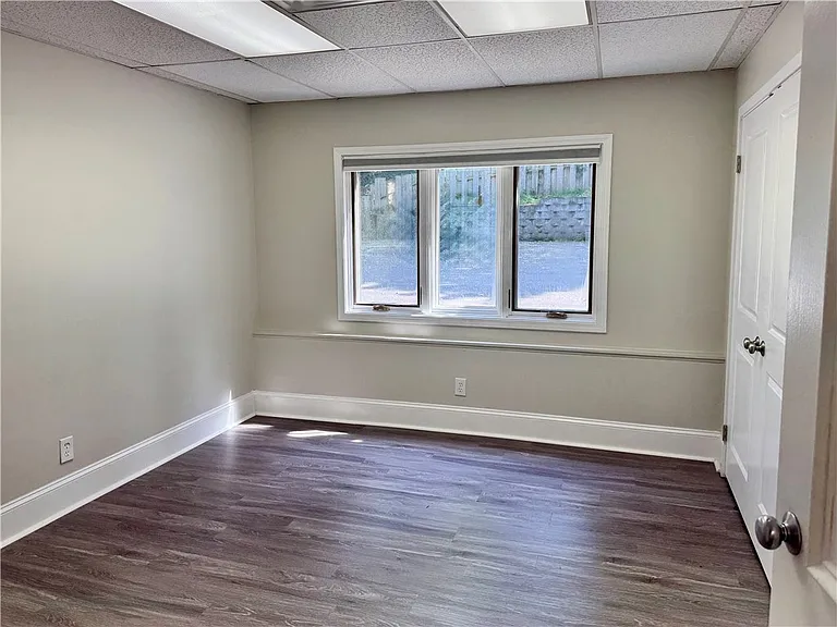 241 Norris Dr — Photo 6