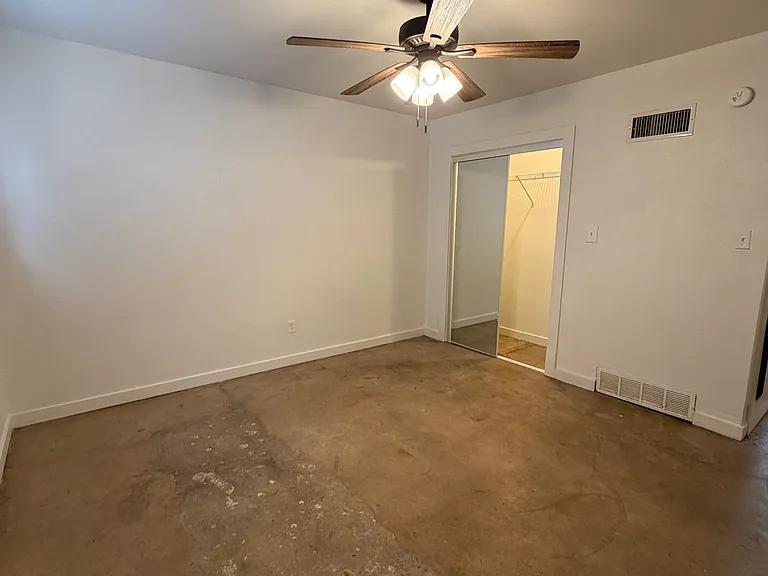 1624 N Blackwelder Ave #J — Photo 7