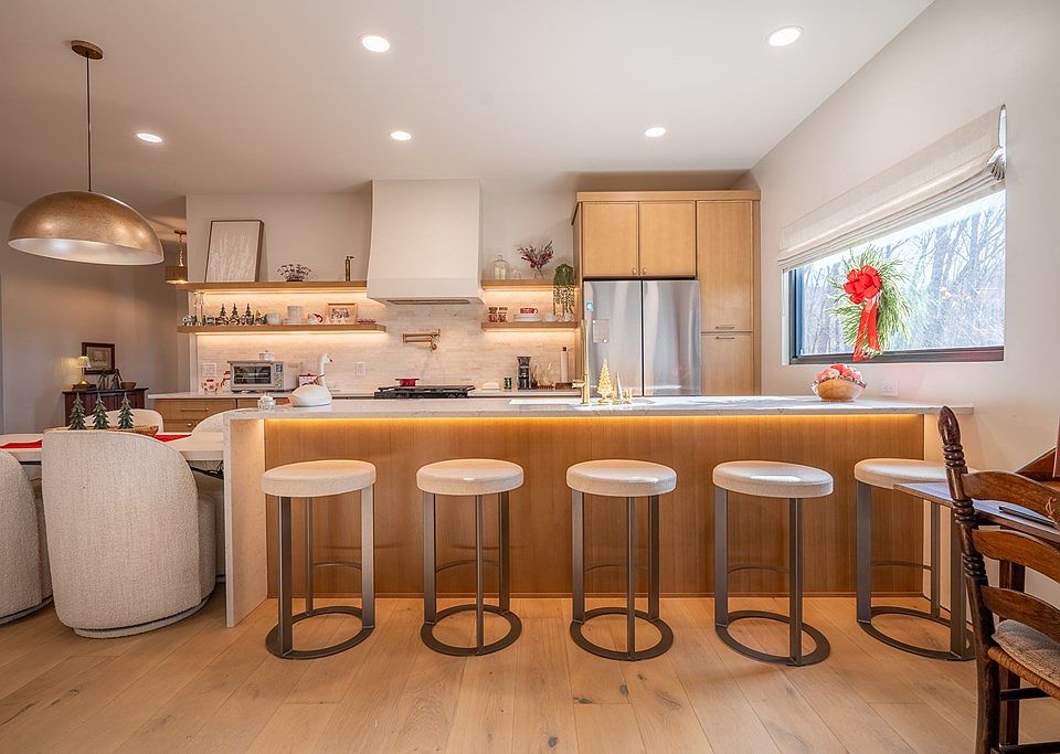 16th image of this home