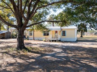 1654 Spring Lake Dr, Folkston, GA 31537