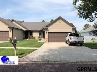 716 W Walnut St, York, NE 68467