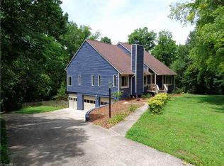 3 Olde England Ct, Jamestown, NC 27282
