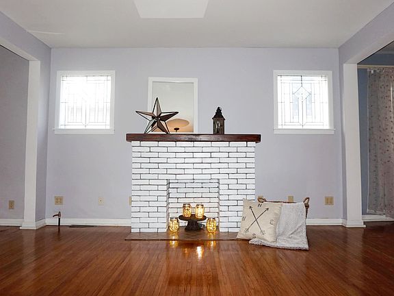 4th image of 153 Lovering Ave