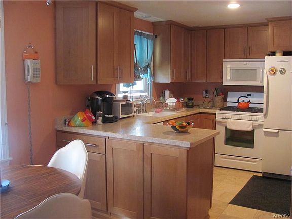 3rd image of 174 Blackstone Blvd